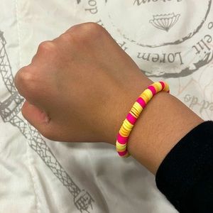 I’m selling a cley bracelet